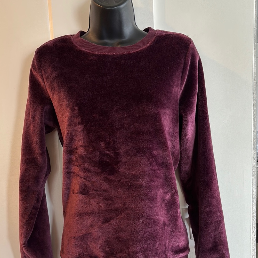 Gaiam Plush Purple Sweater - Size Small